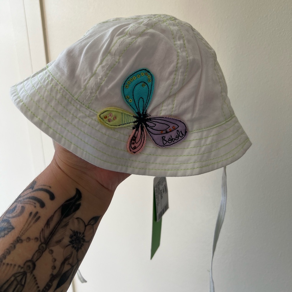 Boboli Baby NWT Infant White Bucket Hat‎ Butterfly With Chin Strap Size XXS